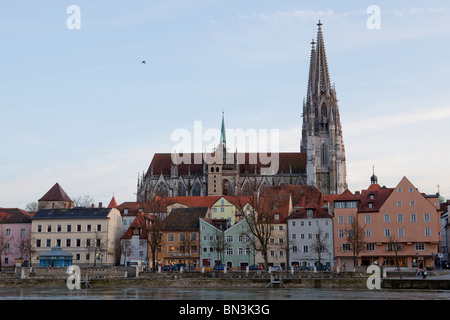 Vue de la cathédrale St Pierre, Regensburg, Allemagne Banque D'Images