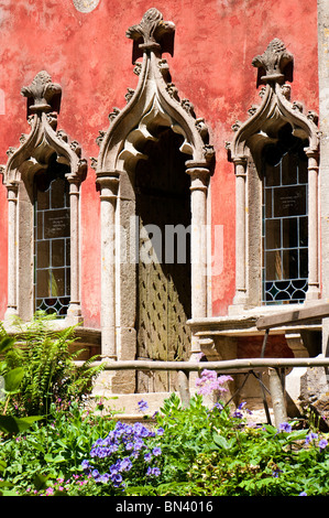 Maison Rouge nouvellement restauré à Painswick Rococo Garden dans les Cotswolds Banque D'Images