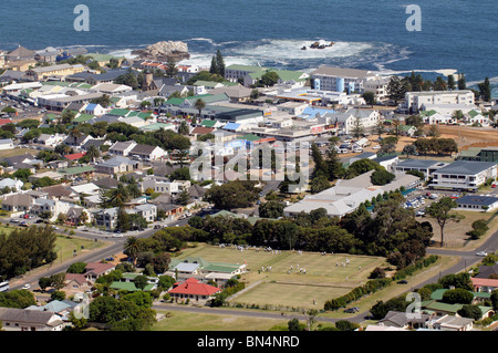 Vue aérienne d'Hermanus donnant sur Walker Bay et l'Océan Atlantique Western Cape Afrique du Sud ZA Banque D'Images