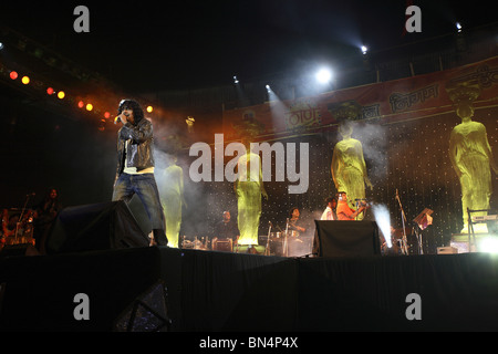 Spectacle sur scène par Dadoji Konddeo à Sonu Nigam Stadium , pendant Thane Festival en novembre 2006 ; Thane Maharashtra Inde ; ; PAS DE MR Banque D'Images