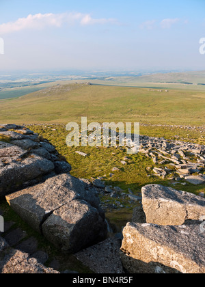 Vue nord-est de Oui Tor vers West Mill Tor. Gamme Okehampton Devon Dartmoor NP UK Banque D'Images