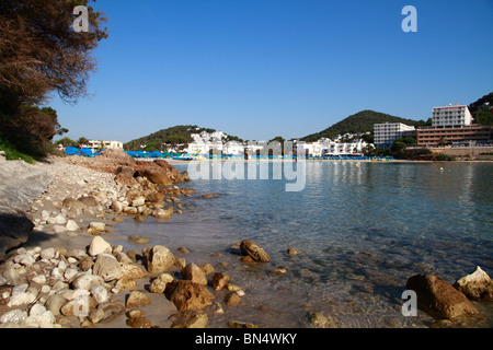 Plage de Cala Llonga, Ibiza, Espagne Banque D'Images