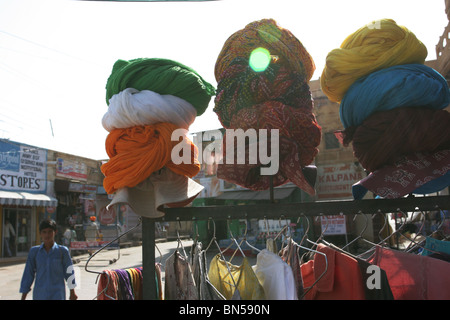 Turbans à vendre à Jaisalmer, Rajasthan Banque D'Images