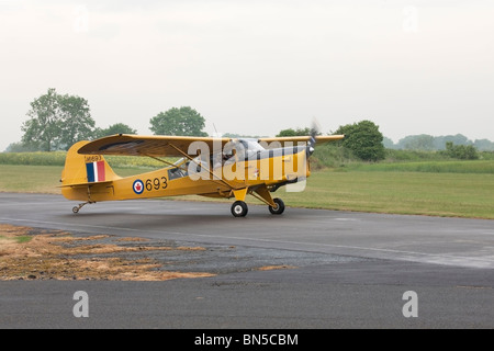 Auster J-1N G Alpha-BLPG (16693) de l'ARC au sol avant le décollage de Breighton Airfield Banque D'Images