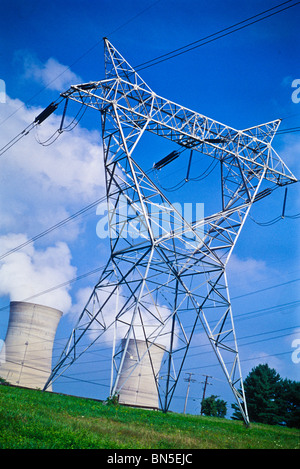 Three Mile Island 3 centrales nucléaires électriques des tours de refroidissement de l'usine industrielle Banque D'Images