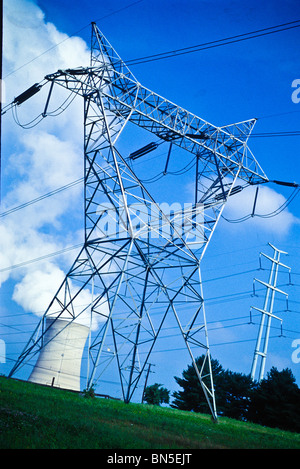 Three Mile Island 3 centrales nucléaires électriques des tours de refroidissement de l'usine industrielle Banque D'Images