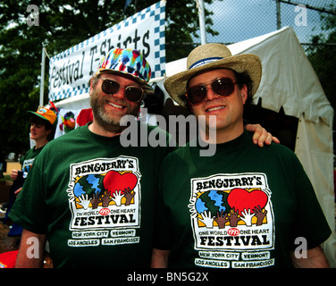 (L) Ben Cohen et Jerry Greenfield (R) fondateurs de la glace Ben & Jerry's à New York le 16 mai, 1993 Banque D'Images