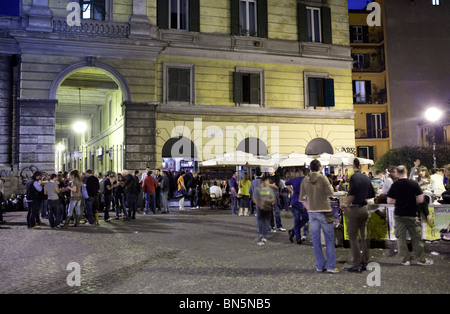 Vie nocturne à Trastevere, Rome, Italie Banque D'Images