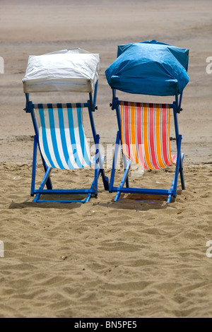 Transats de plage de Sandown, Isle of Wight Angleterre UK Banque D'Images