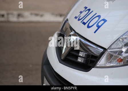 Avant d'un fourgon de police stationné à la gare centrale de Glasgow. Banque D'Images