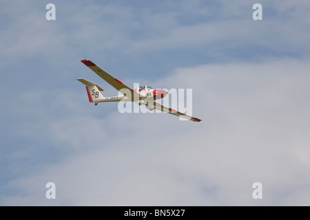 Des cadets de l'air 'Vigilant' motor glider arrive à RAF Waddington International Airshow - arrivées 02 Juillet 2010 Banque D'Images