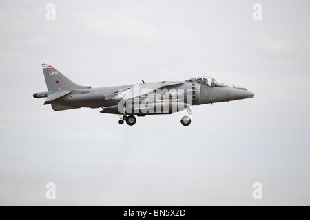 BAE Harrier GR9 de 41(R), l'Escadron RAF en approche de RAF Waddington International Airshow - arrivées 02 Juillet 2010 Banque D'Images