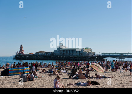 La plage et la jetée de Bournemouth Banque D'Images