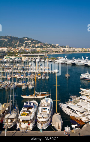 Des vue sur Vieux Port, Vieux Port, Cannes, Provence-Alpes-Côte d'Azur, France Banque D'Images