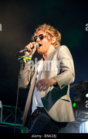 Detroit Social club jouant le stade Queens Head@ Glastonbury Festival 2010 Banque D'Images