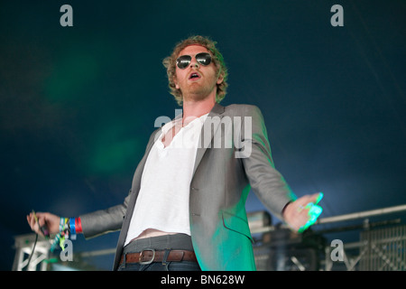 Detroit Social club jouant le stade Queens Head@ Glastonbury Festival 2010 Banque D'Images