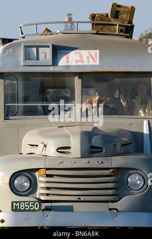 Un vieux bus d'Egged Ford transit la plus grande compagnie d'autobus en Israël placé dans l'ancien musée de plein air à Gesher vallée du Jourdain, Israël Banque D'Images