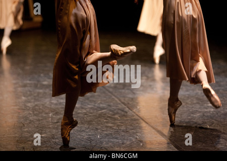 Danseurs de Ballet sur la scène du Royal Ballet's production de 'Roméo et Juliette', Tokyo, Japon, juin 2010. Banque D'Images