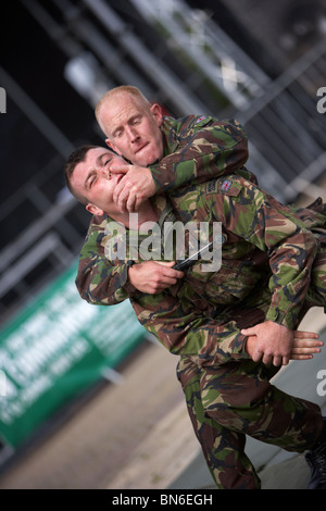 L'équipe de démonstration de combat sans armes de HM Royal Marines Commandos des Forces armées à jour 2010 à Bangor comté de Down en Irlande du Nord Banque D'Images