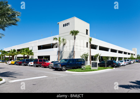 Tampa, FL - Avril 2009 - Les éléments préfabriqués en béton précontraint et parking garage parking à Saint-Pétersbourg, en Floride. Banque D'Images