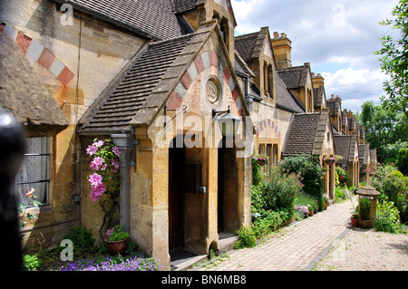 Cottages en pierre de Cotswold, Dent exposée, Winchcombe, Gloucestershire, Angleterre, Royaume-Uni Banque D'Images