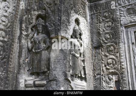 Devatas à Ta Prohm, Parc archéologique d'Angkor, Cambodge Banque D'Images