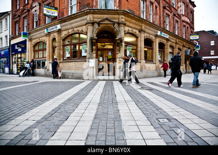 L'extérieur de la banque Lloyds à Redhill, Surrey Banque D'Images