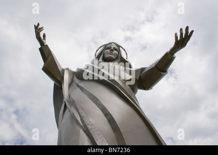 Statue Vierge Marie en acier inoxydable à Sioux City, Iowa Banque D'Images