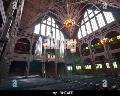 Vue de l'intérieur de l'église de Kiruna, Lapland, Sweden, principalement en bois, inauguré en 1912. Banque D'Images