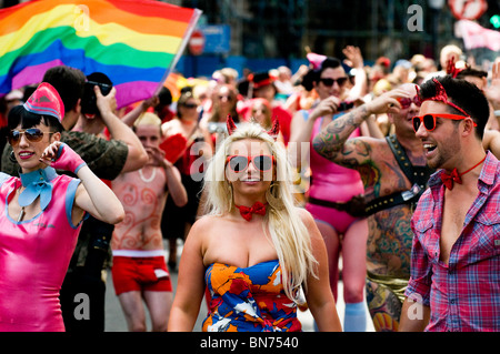 Les participants à la London Pride célébrations. Photo par Gordon 1928 Banque D'Images