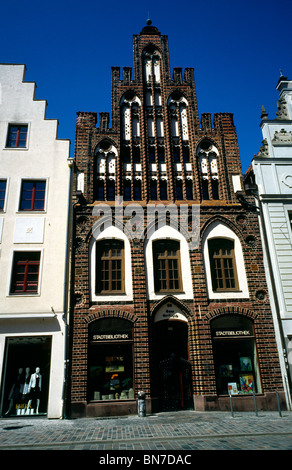 Ratschow-Haus maintenant ville (bibliothèque) de la fin du xve siècle à Kröpeliner Strasse, dans le centre de Rostock. Banque D'Images