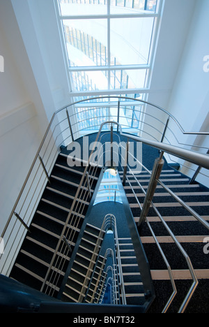 En cas d'escalier Ray Marine office building à Cosham, Portsmouth Banque D'Images