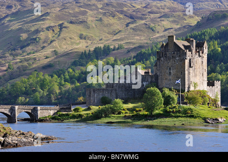 Le Château d'Eilean Donan dans le Loch Duich dans les hautes terres de l'ouest de l'Ecosse, Royaume-Uni Banque D'Images