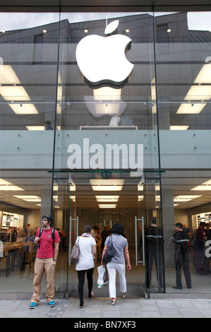 Apple store sur la Marienplatz à Munich Banque D'Images