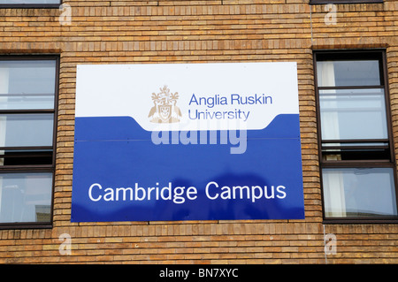 Anglia Ruskin University Campus Cambridge signe, East Road, Cambridge, England, UK Banque D'Images