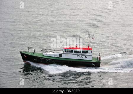 Bateau pilote sur le Firth of Forth près d'Edimbourg, Ecosse, Royaume-Uni Banque D'Images