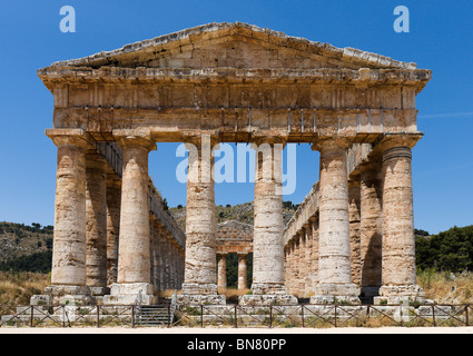 Le Temple Grec de Segesta, Erice, région nord-ouest de la Sicile, Italie Banque D'Images