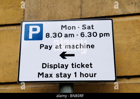 Restrictions de stationnement signe, Cambridge, England, UK Banque D'Images