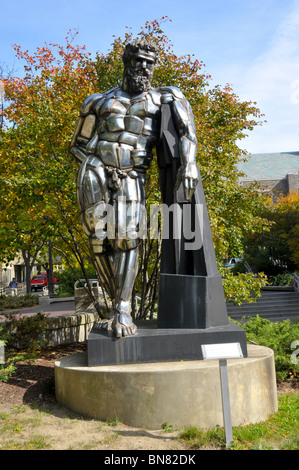 Dans Herakles Statue Ithaka Cornell University Ithaca Campus New York Finger Lakes Region Banque D'Images