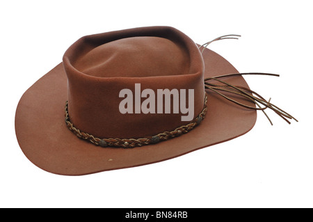 Chapeau de cowboy marron isolé sur fond blanc. Banque D'Images