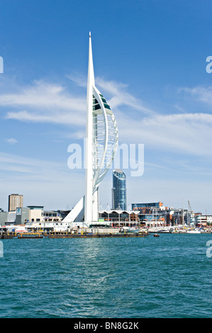 La tour Spinnaker à GUNWHARF QUAYS Portsmouth Harbour Hampshire Angleterre Royaume-Uni UK Banque D'Images