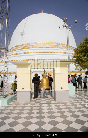 Le Myanmar, Sagaing, Kaung Hmu daw Pagoda Banque D'Images