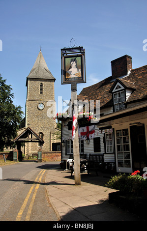 Église St Leonard's et Queen's Head Pub, fin de l'Église, chemin Sandridge, Hertfordshire, Angleterre, Royaume-Uni Banque D'Images