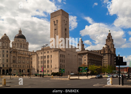 Liverpool Pier Head avec Trois Grâces de Royal Liver Building, Cunard Building et Port of Liverpool Building de droite à gauche Banque D'Images