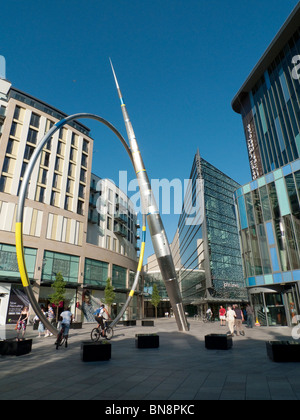 Cardiff Central Library (Cardiff Library) Cardiff City Centre buildings sculpture et John Lewis grand magasin à Cardiff Wales UK KATHY DEWITT Banque D'Images