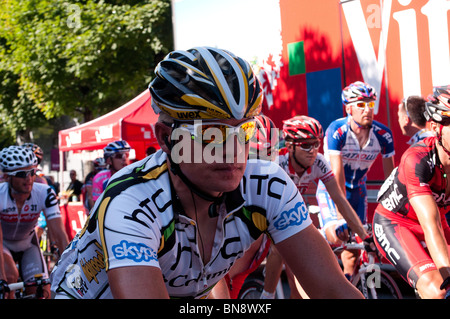 Tour de France 2010 - Étape 4 (Cambrai- Reims) - Équipe HTC rider après la ligne d'arrivée Banque D'Images