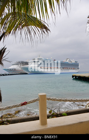 Navire de croisière des Caraïbes à Puerta Maya et Cozumel mexique Banque D'Images