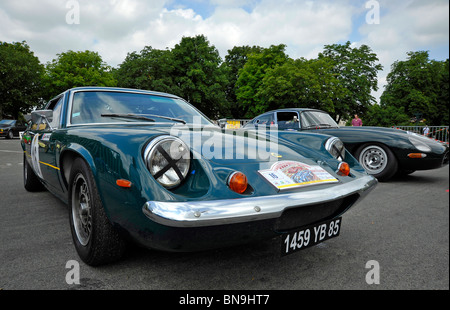 Classic cars Lotus Europe et e type Jag sur l'affichage à Bressuire Deux-sèvres France Banque D'Images