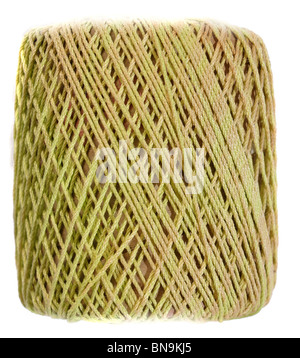 Tiroir de fils jaune isolé sur fond blanc Banque D'Images