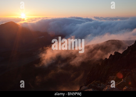 Lever du soleil sur le Cratère de Haleakala, Maui, Hawaii Banque D'Images